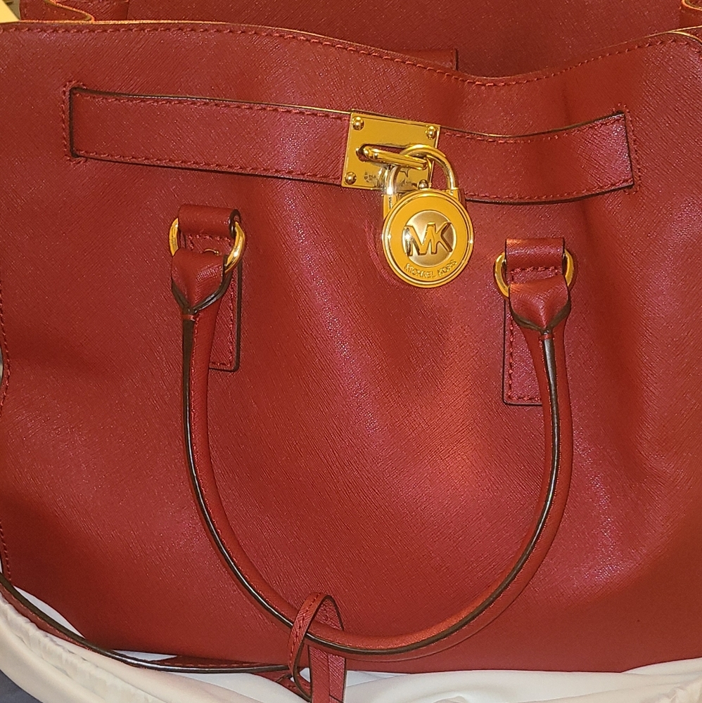 ***USED*** MICHAEL KORS.